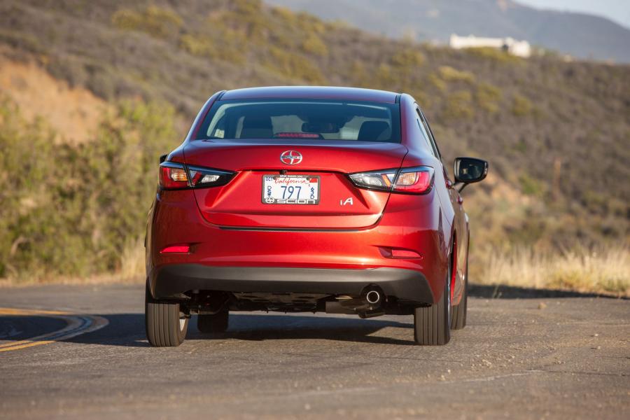  Scion iA 2015 года  (фото 31 из 31)